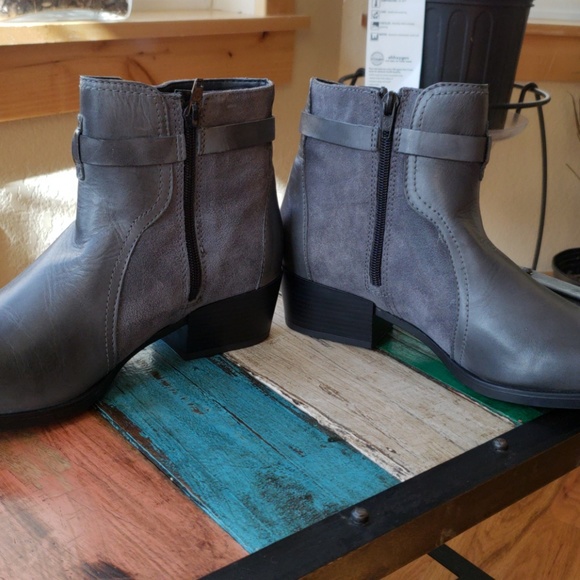 ✌🏼Catherine Malandrino Crya Buckle ankle boot - Picture 6 of 8